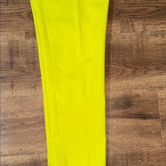 CHAUS New York. Bright Yellow Pants - Picture 9 of 11